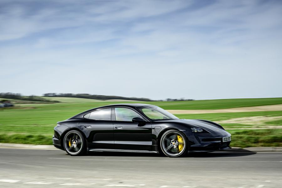  Porsche Taycan Turbo S 2020 года  (UK) (фото 21 из 40)